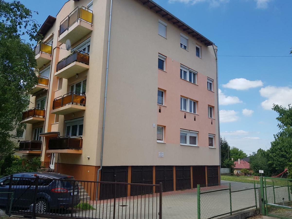 Bazsi Apartman Siófok Extérieur photo