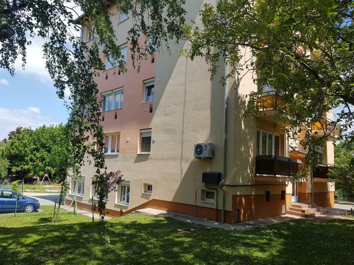 Bazsi Apartman Siófok Extérieur photo